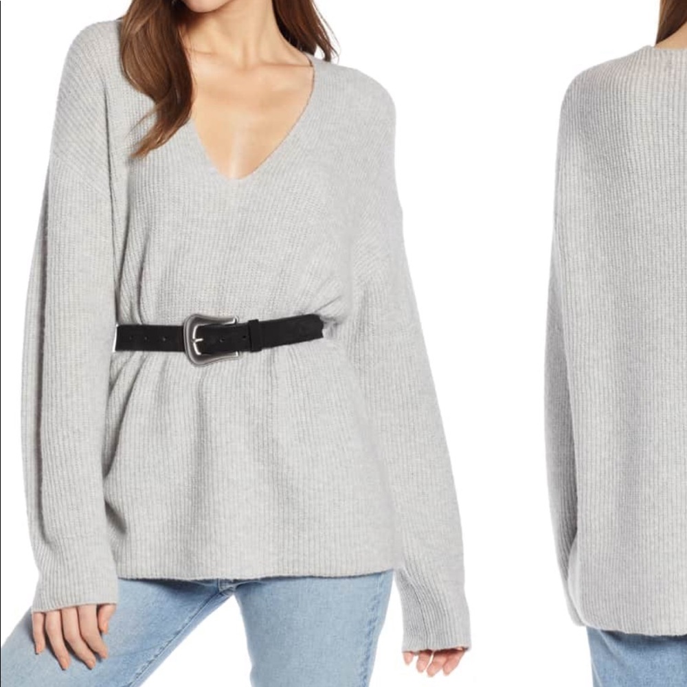 Something Navy Gray V Neck Sweater Small